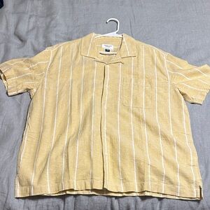 American Eagle Outfitters Men's Yellow and White Striped Shirt